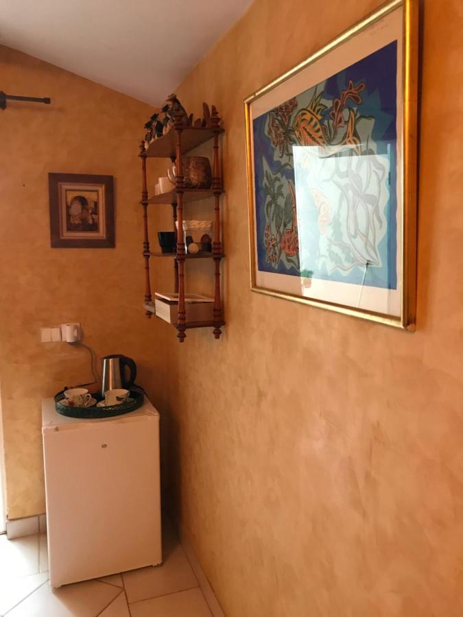 Les Trefles Apartment Hyères Екстериор снимка