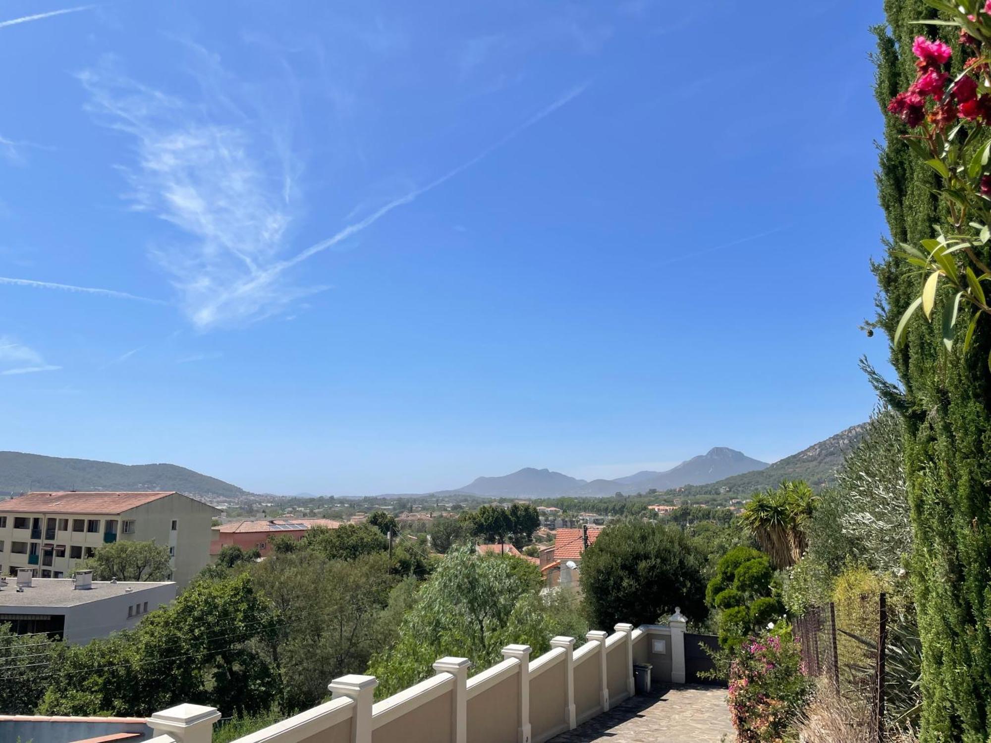 Les Trefles Apartment Hyères Екстериор снимка